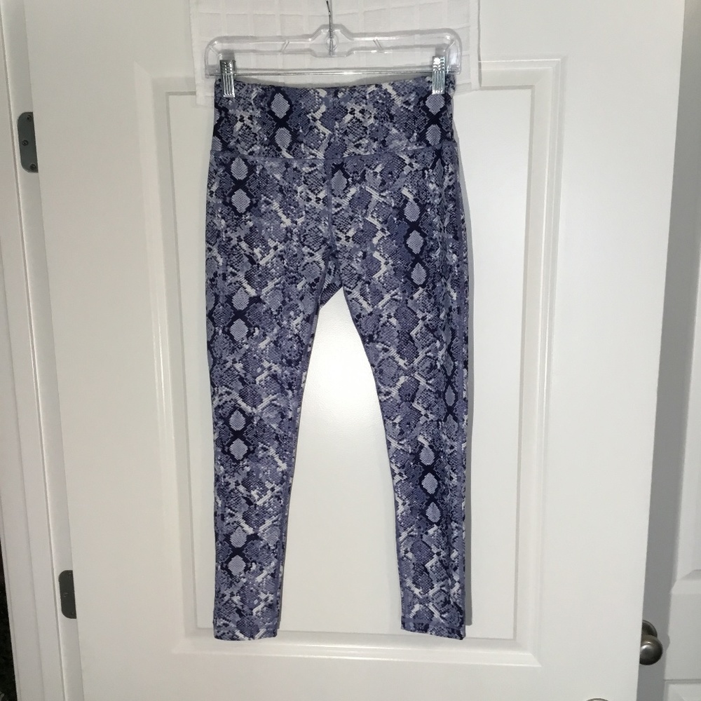 Vogo Athletica Ladies Yoga/ Workout Leggings Light Purple / Dark Purple Size S